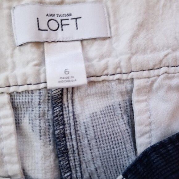 ANN TAYLOR LOFT Blue Denim Boot Cut mid Rise Jeans. Size 6 - Picture 7 of 9